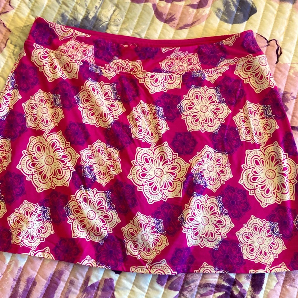 Tranquility skort! Great condition, soft and stretchy,